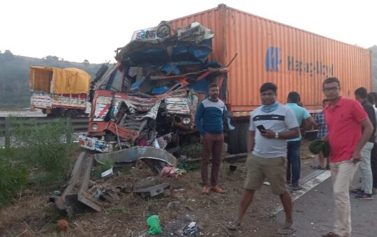 One Dead And Six Severely Injured In Accident Between Container And Bus On Pune-Mumbai Expressway