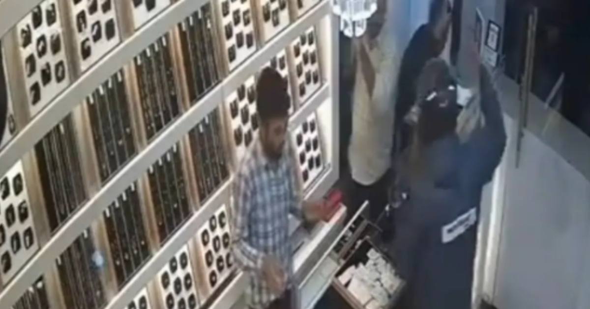 Navi Mumbai: Jewellery Store Robbed in Kharghar: Three Armed Men Steal Valuables Worth Rs 11.80 Lakh - Mumbaikar News